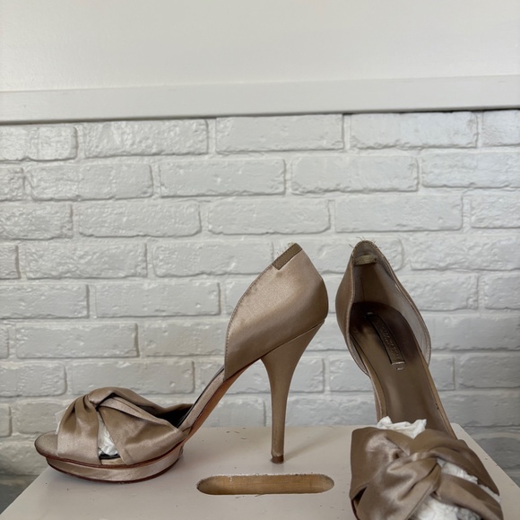 BCBGMaxAzria CHAMPAGNE SATIN HEELS - Picture 2 of 6